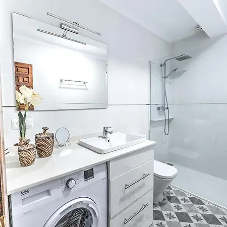 别墅 Beautiful Townhouse With Two Terraces In