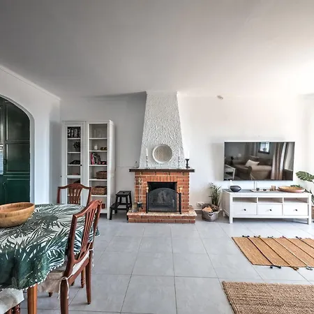 Beautiful Townhouse With Two Terraces In 别墅 *