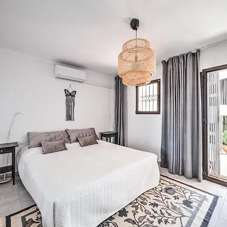 别墅 Beautiful Townhouse With Two Terraces In