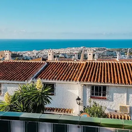 Beautiful Townhouse With Two Terraces In 别墅