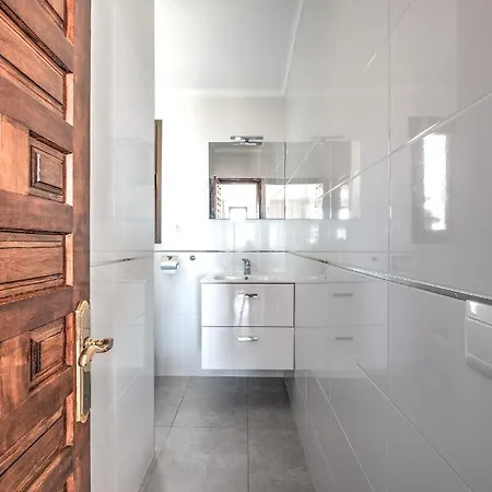 וילה Beautiful Townhouse With Two Terraces In נרחה